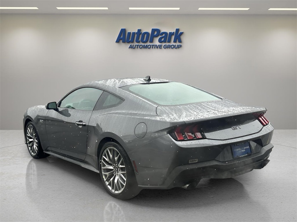 2025 Ford Mustang GT Premium photo 5