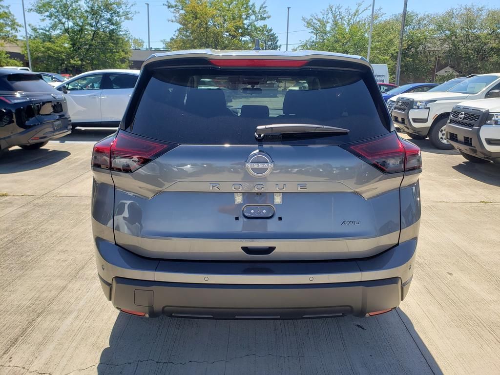 2026 Nissan Rogue SV photo 4