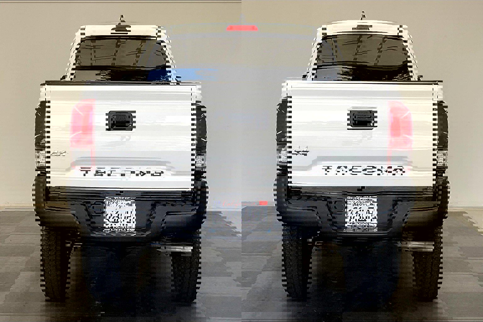 2022 Toyota Tacoma SR photo 3