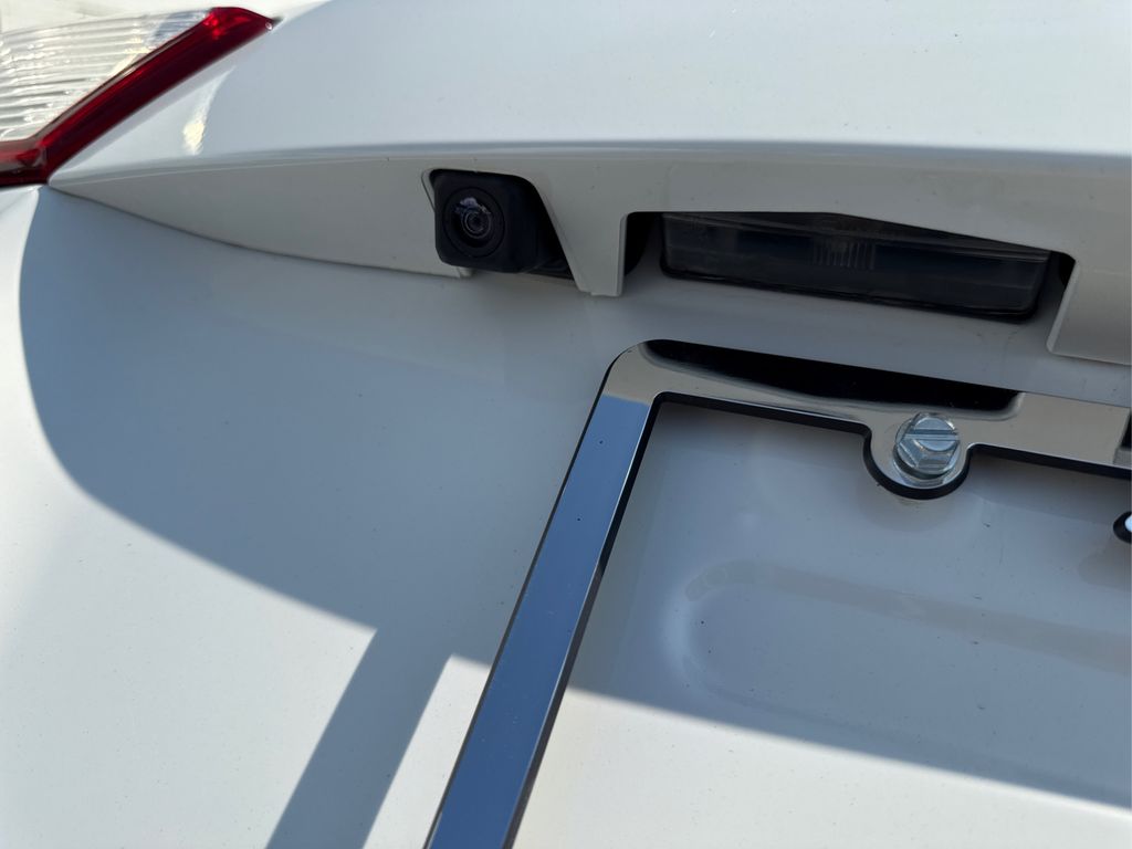 2015 Toyota RAV4 XLE photo 13