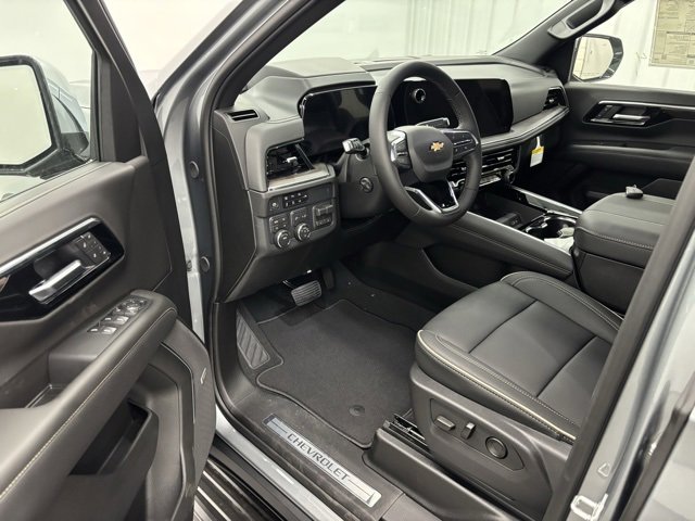 2026 Chevrolet Suburban Premier photo 14