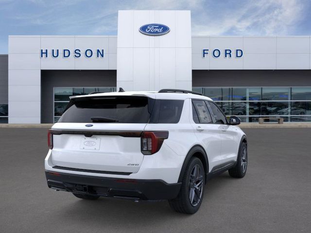 2025 Ford Explorer ST-Line photo 8