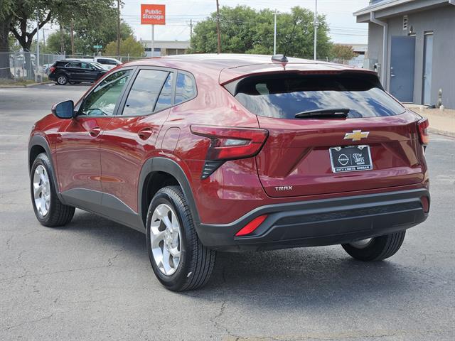 2024 Chevrolet Trax LS photo 3