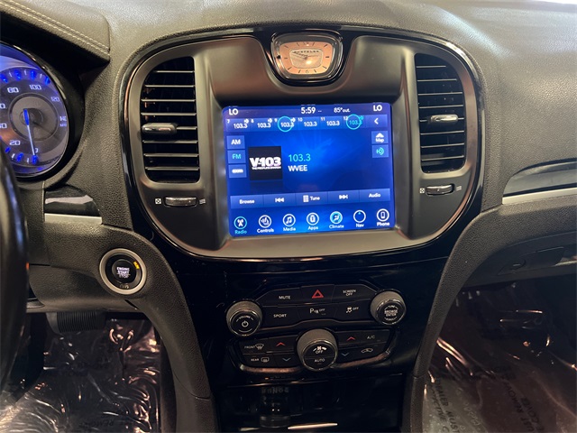 2018 Chrysler 300 S photo 21