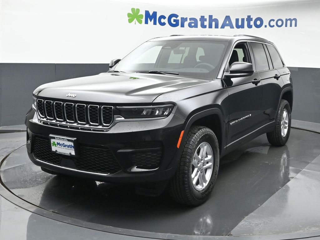 2025 Jeep Grand Cherokee Laredo photo 15