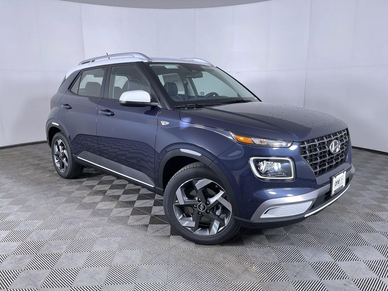 2025 Hyundai Venue Limited photo 3