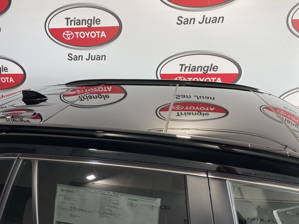2025 Toyota RAV4 Hybrid XSE photo 10