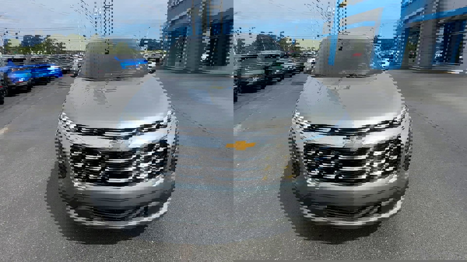 2026 Chevrolet Equinox LT photo 2