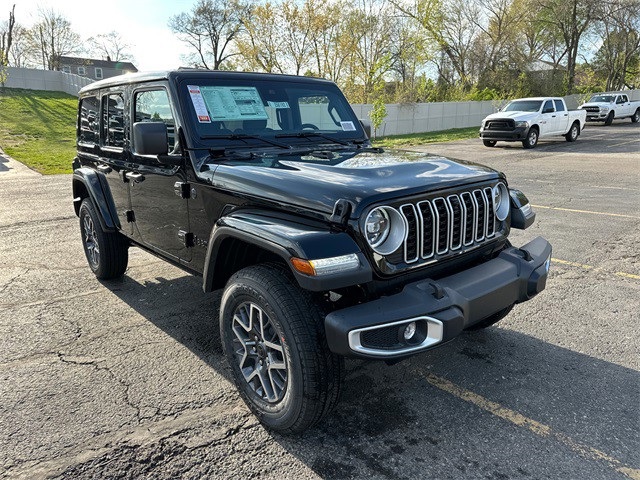 2025 Jeep Wrangler Sahara photo 4