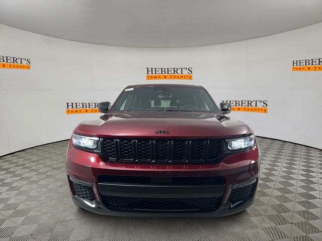 2025 Jeep Grand Cherokee Limited photo 2