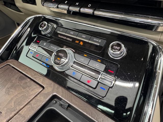 2019 Lincoln Navigator L Reserve photo 38