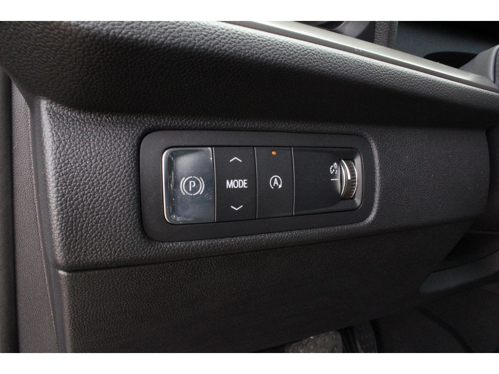 2025 Chevrolet Traverse photo 3