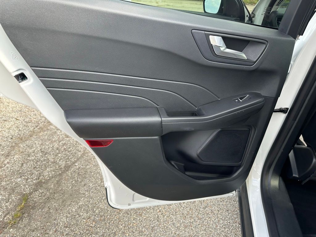 2022 Ford Escape SEL photo 12