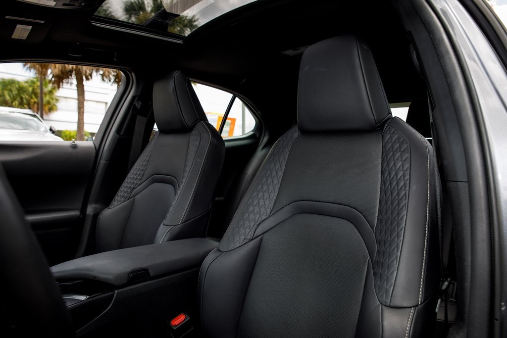 2019 Lexus UX 200 photo 26