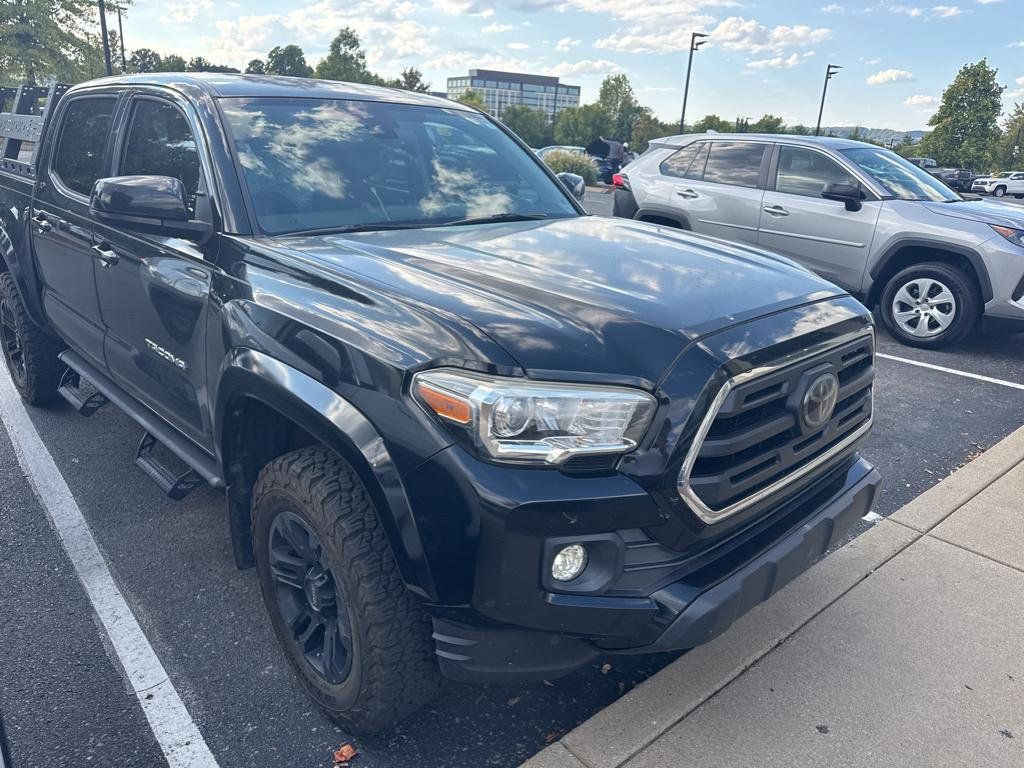 2018 Toyota Tacoma SR5 photo 2