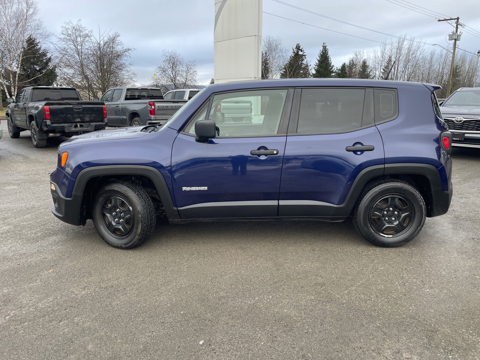 2016 Jeep Renegade Sport photo 2