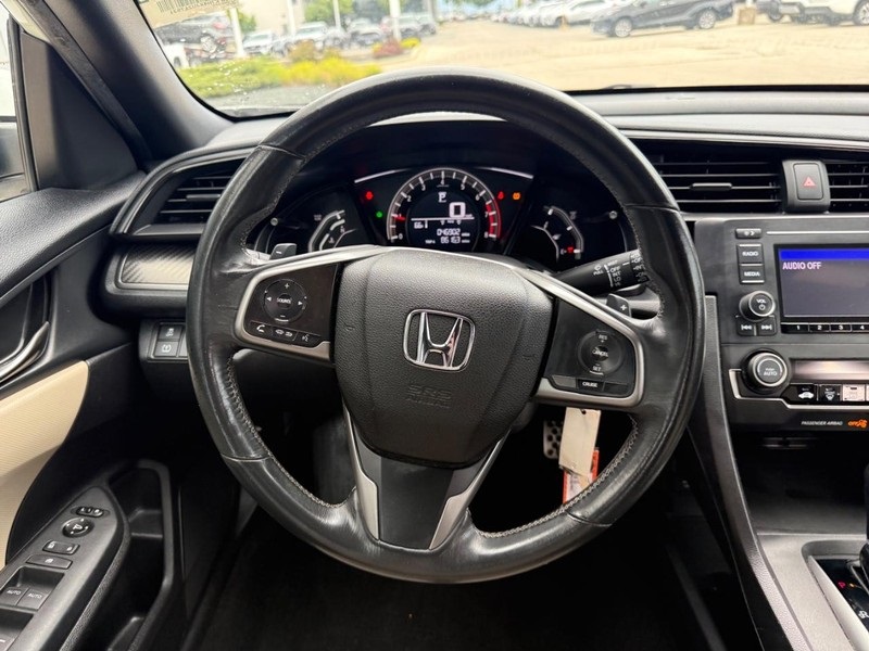 2018 Honda Civic Sport photo 14
