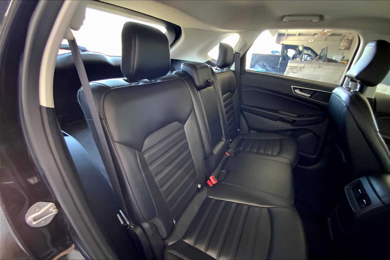 2023 Ford Edge SEL photo 18