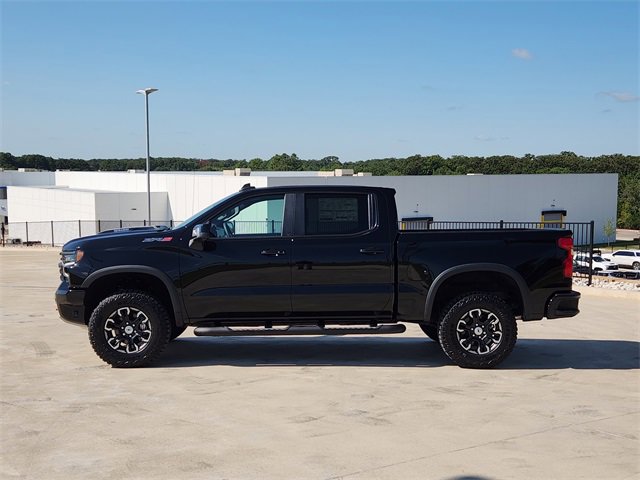 2025 Chevrolet Silverado 1500 ZR2 photo 3