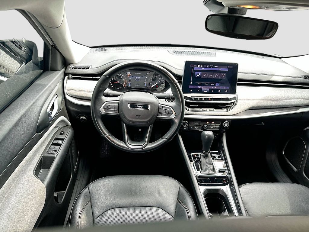 2022 Jeep Compass Latitude Lux photo 6