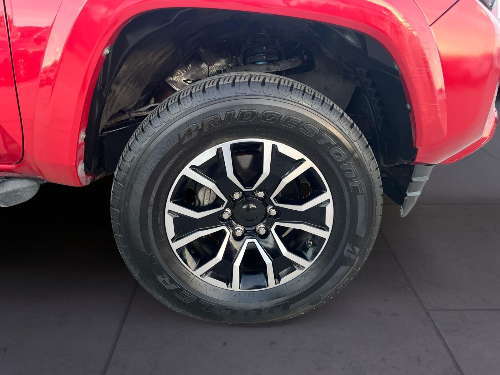 2020 Toyota Tacoma TRD Sport photo 14