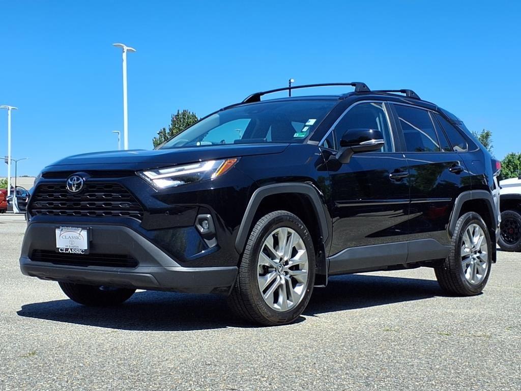 2024 Toyota RAV4 XLE Premium photo 3