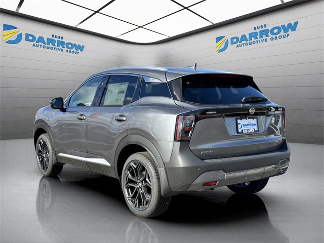 2025 Nissan Kicks SR photo 3