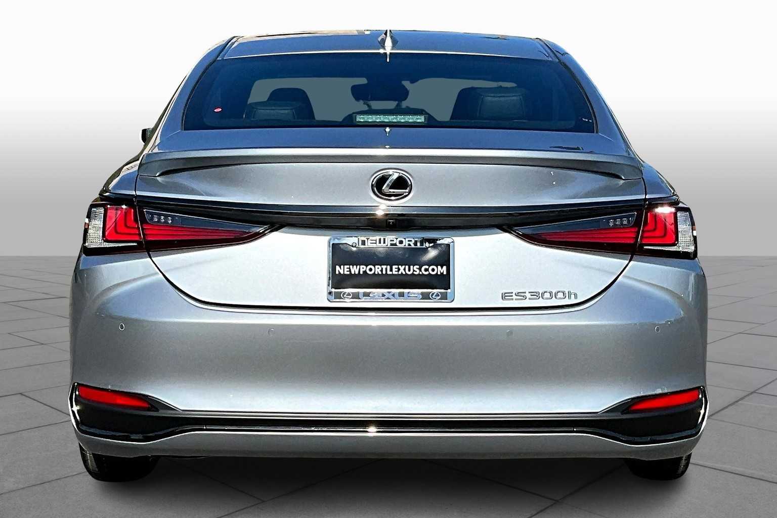 2025 Lexus ES 300h F SPORT Handling photo 4