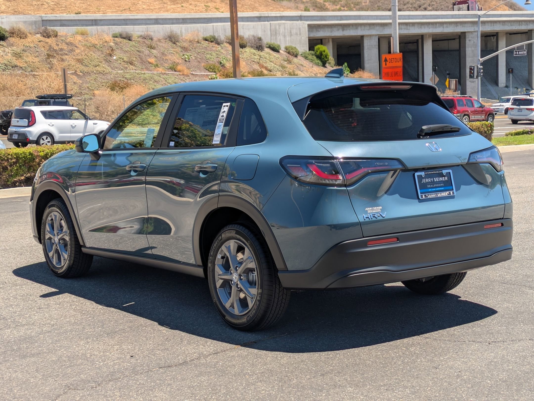 2026 Honda HR-V LX photo 3