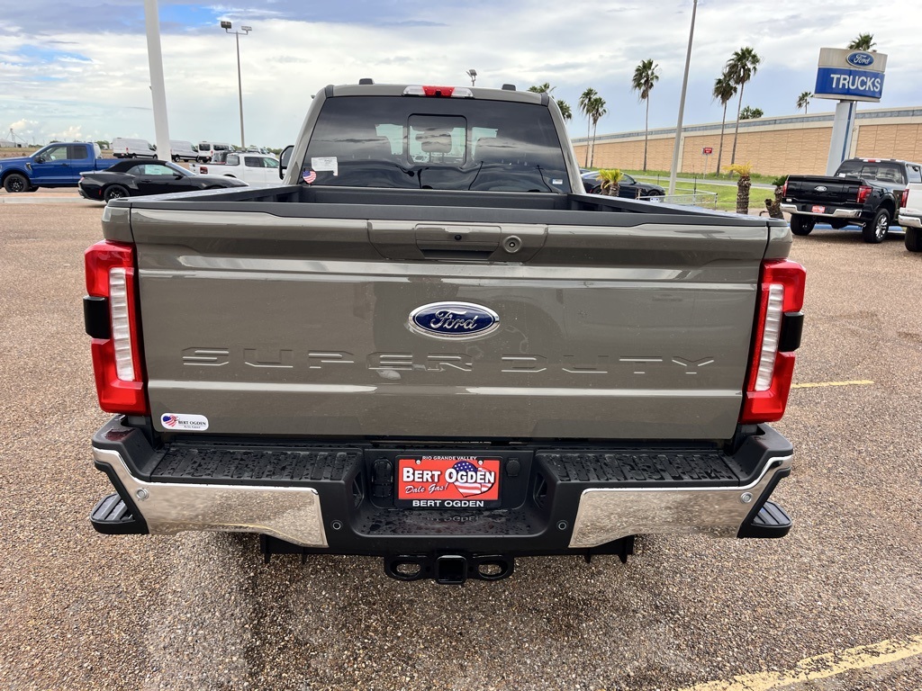 2026 Ford F-350 Lariat photo 4
