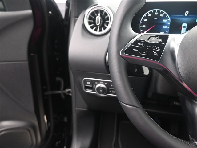 2025 Mercedes-Benz GLA GLA250's photo