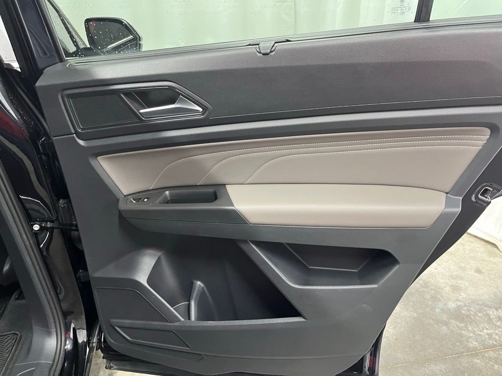 2023 Volkswagen Atlas SEL photo 26