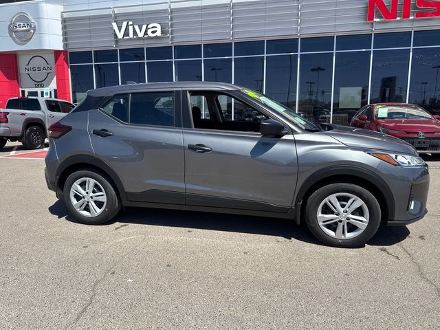 2024 Nissan Kicks S photo 4
