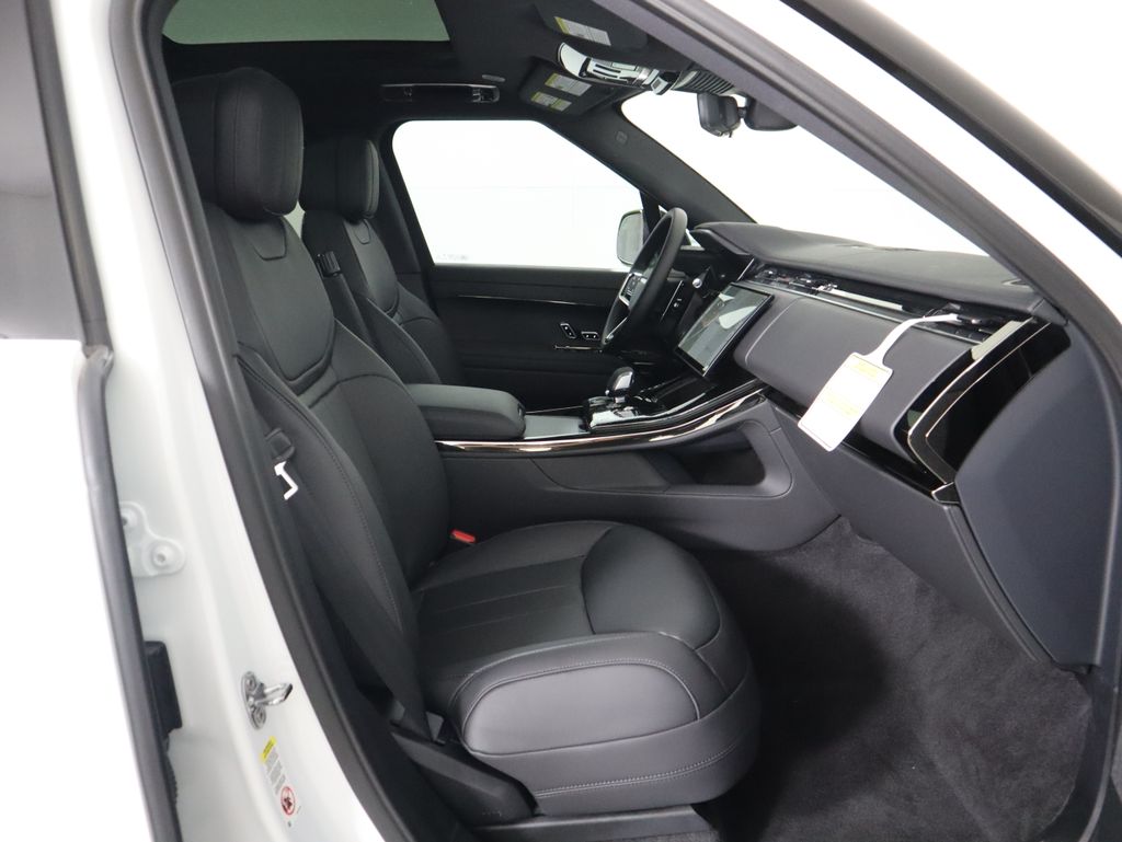 2025 Land Rover Range Rover Sport SE photo 19