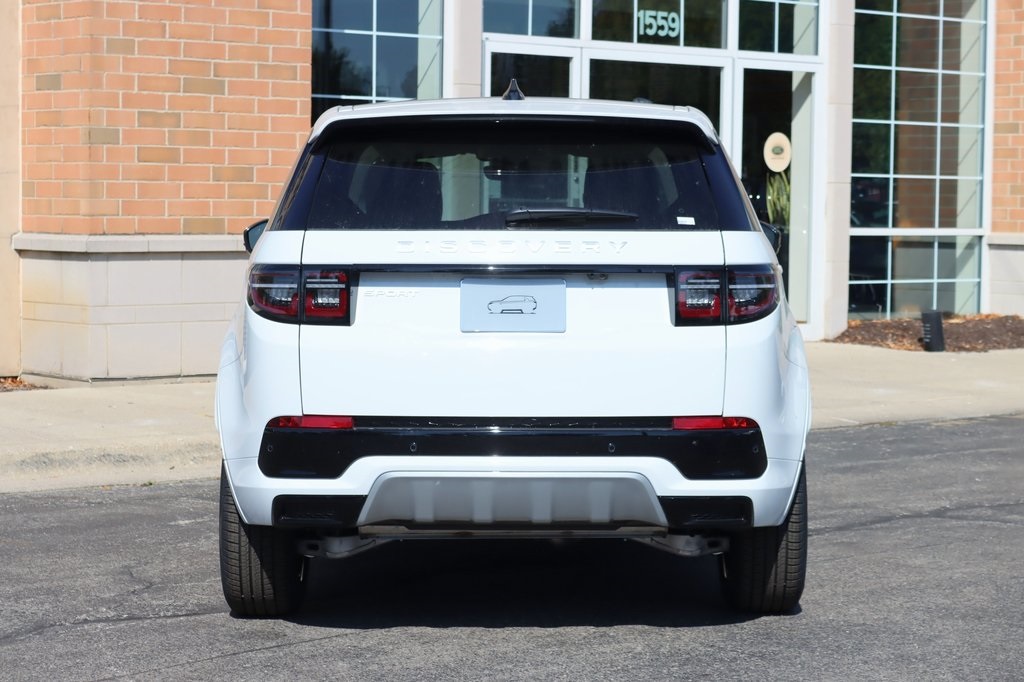 2025 Land Rover Discovery Sport S photo 3