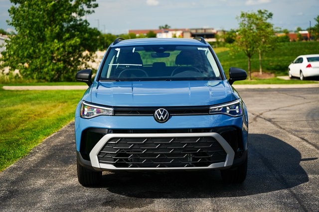 2025 Volkswagen Taos S photo 4