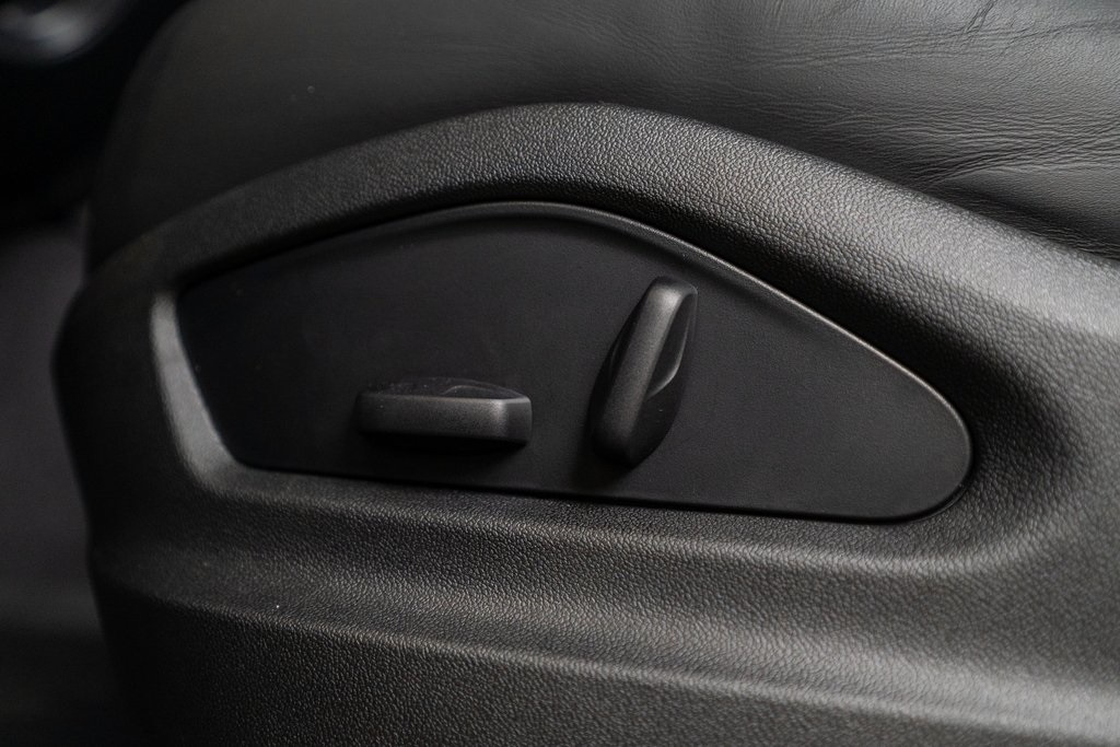 2025 Porsche Cayenne photo 19