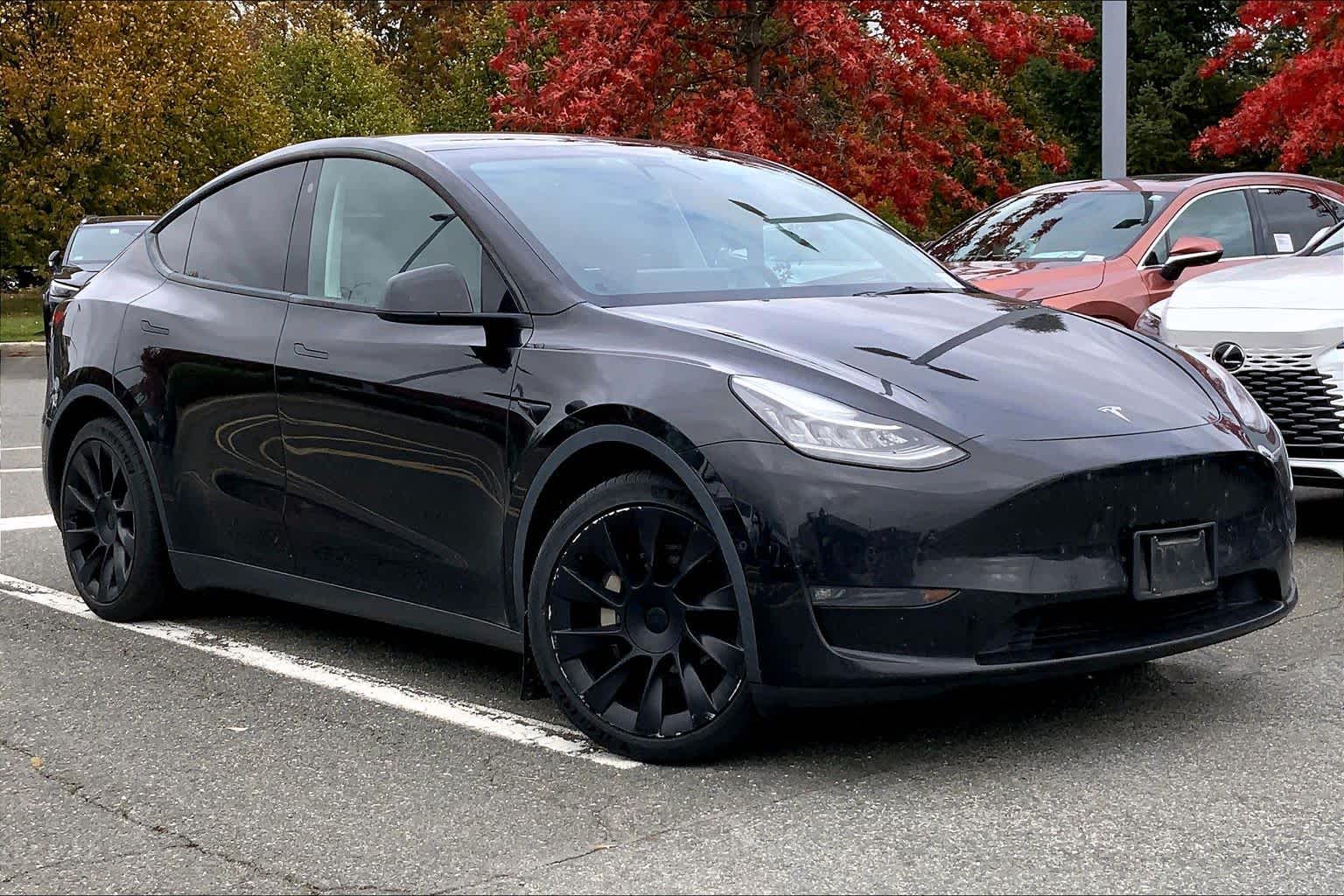 Used 2021 Tesla Model Y Long Range with VIN 5YJYGAEE7MF251551 for sale in Northfield, Minnesota