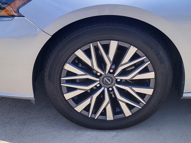2023 Nissan Altima 2.5 SV photo 8