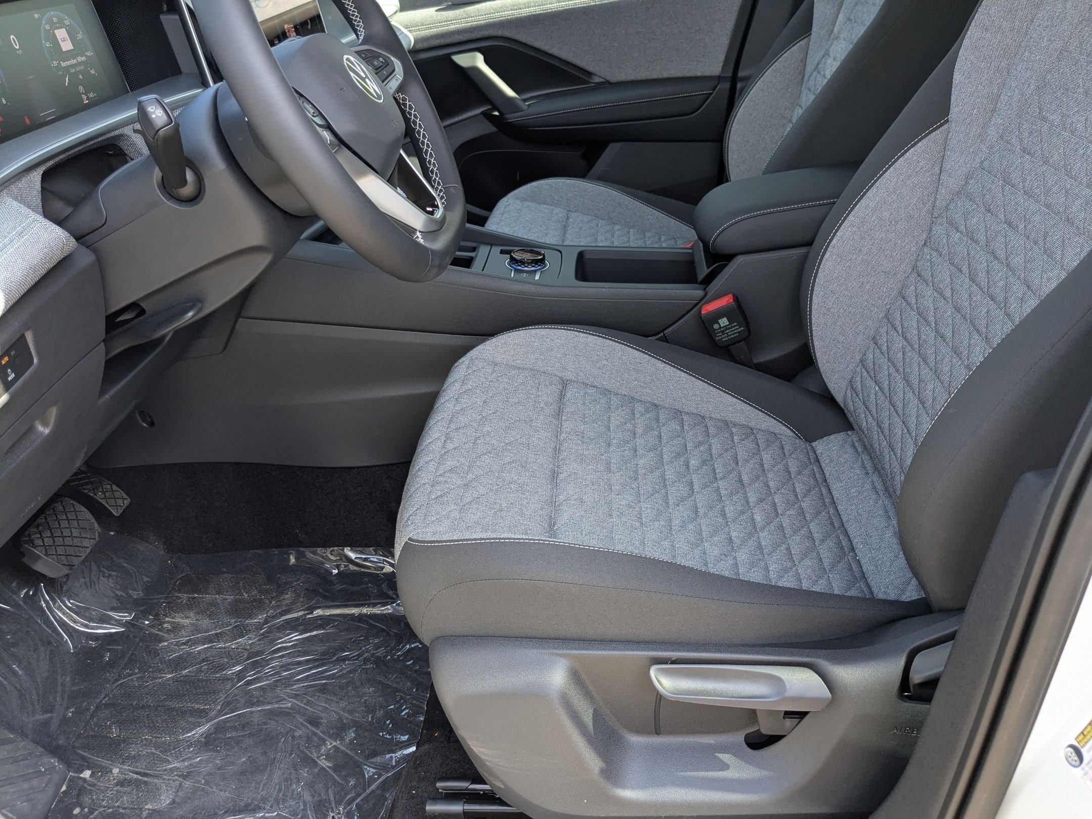 2025 Volkswagen Tiguan S photo 4