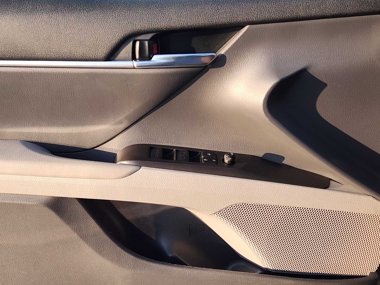 2023 Toyota Camry SE photo 21