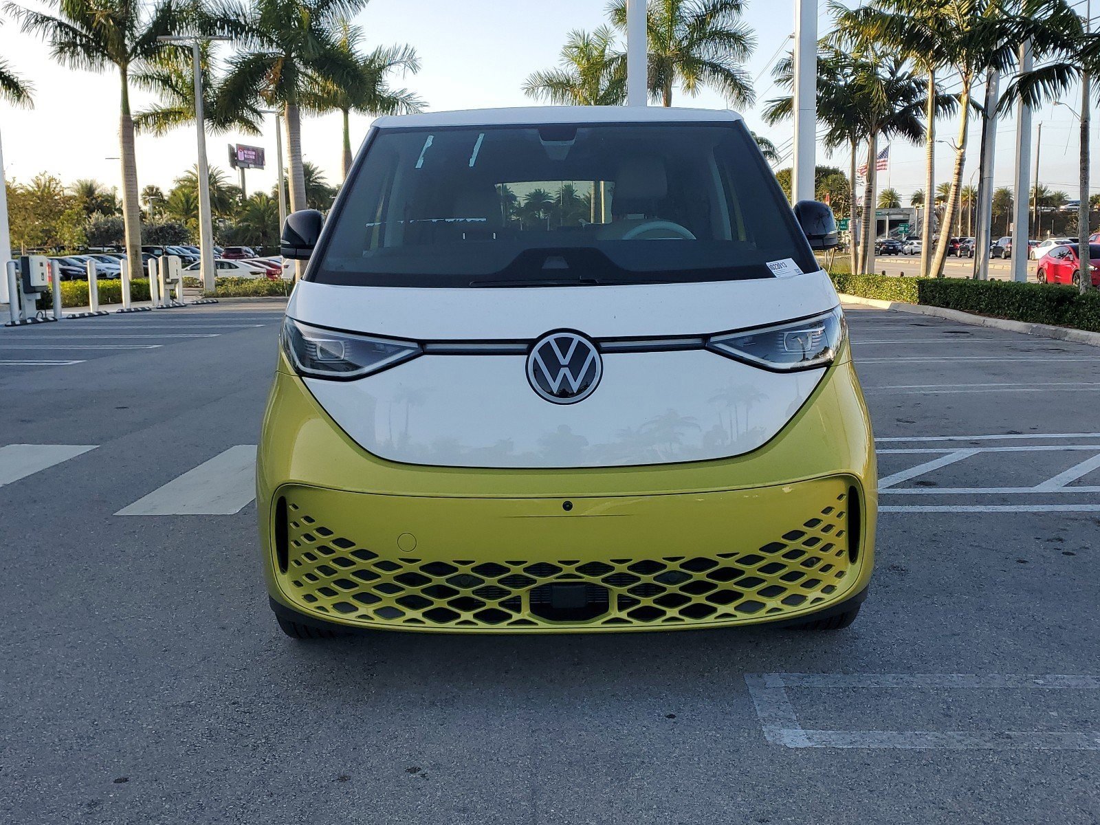 2025 Volkswagen ID. Buzz photo 2