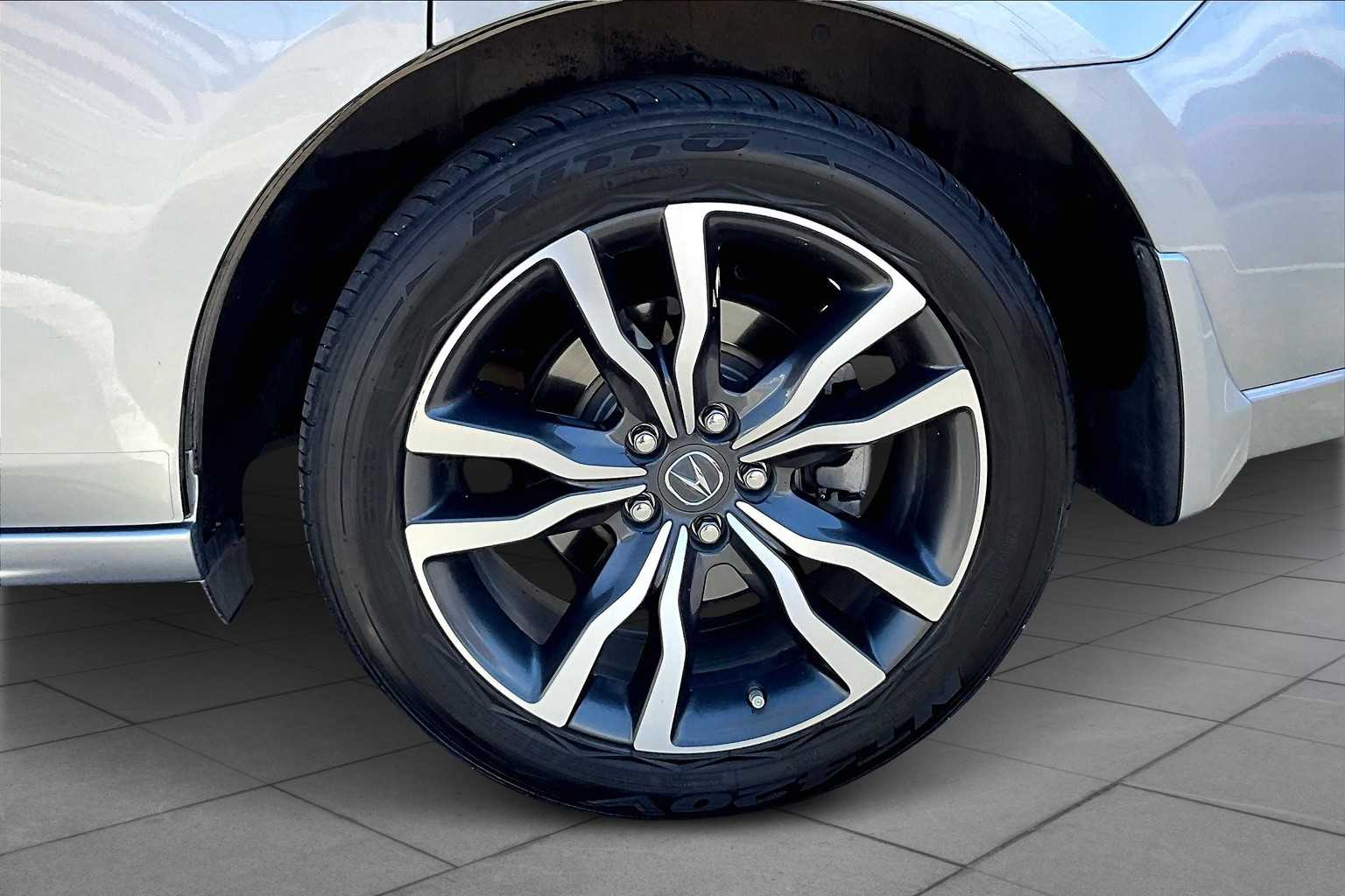 2020 Acura MDX Advance photo 9