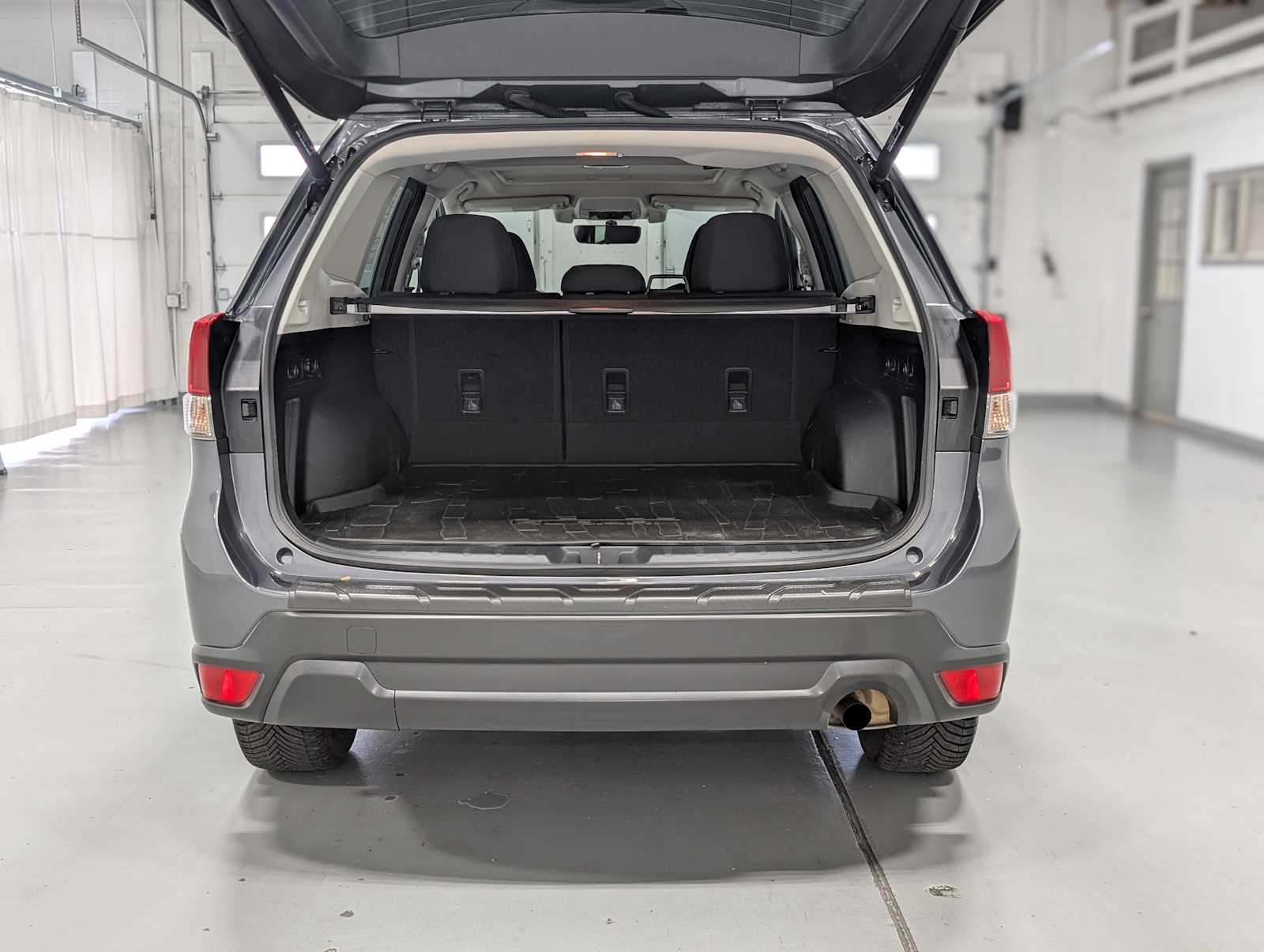 2021 Subaru Forester Premium photo 37