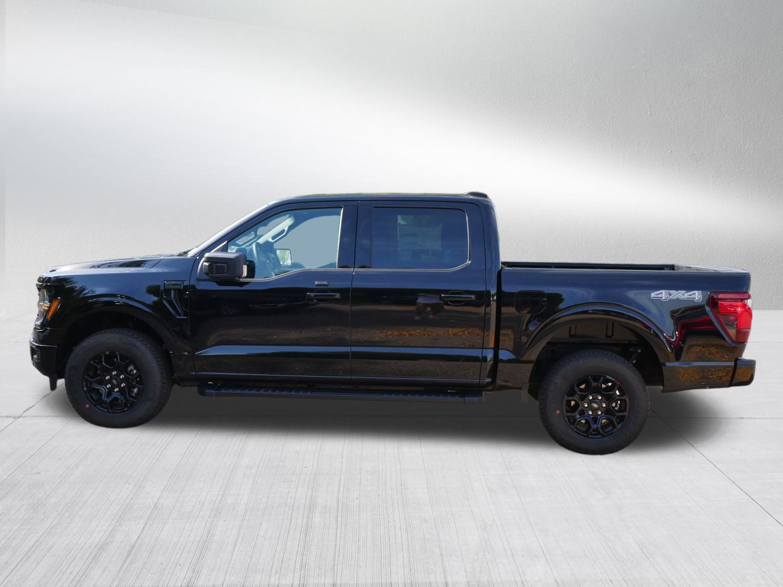 2025 Ford F-150 XLT photo 4