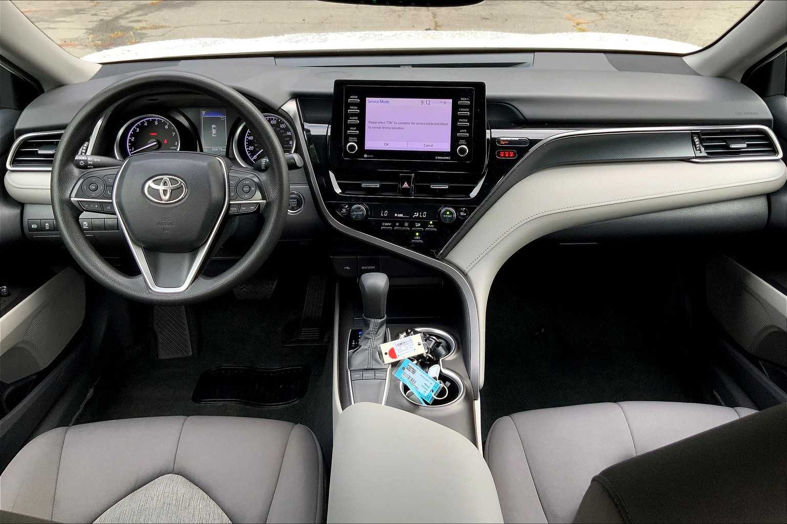 2023 Toyota Camry LE photo 13