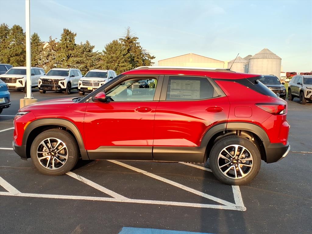 2026 Chevrolet Trailblazer LT photo 2