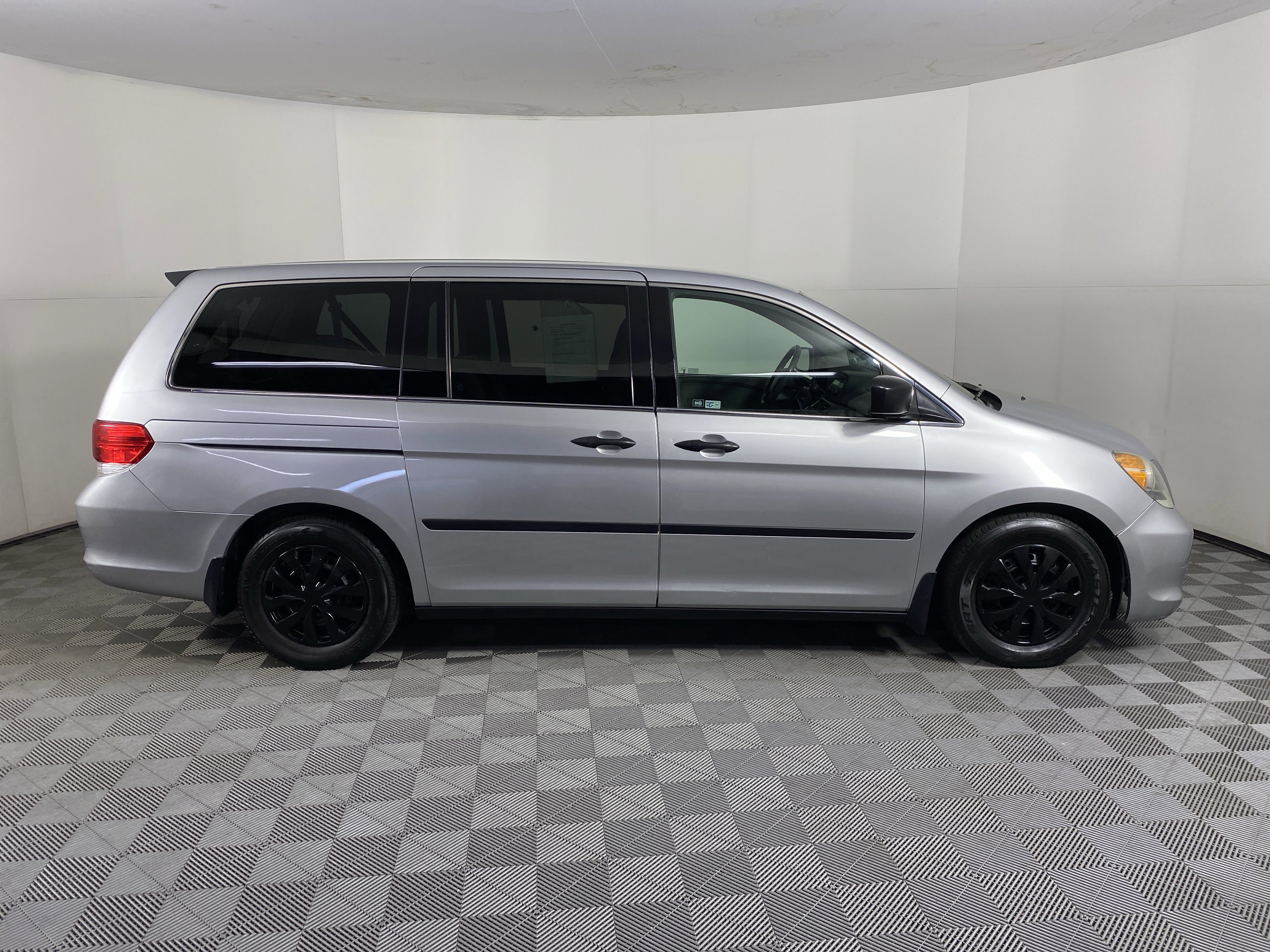 Used 2010 Honda Odyssey LX with VIN 5FNRL3H24AB010622 for sale in Alliance, OH