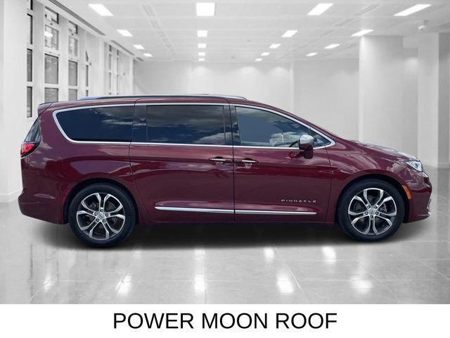 2022 Chrysler Pacifica Pinnacle photo 2