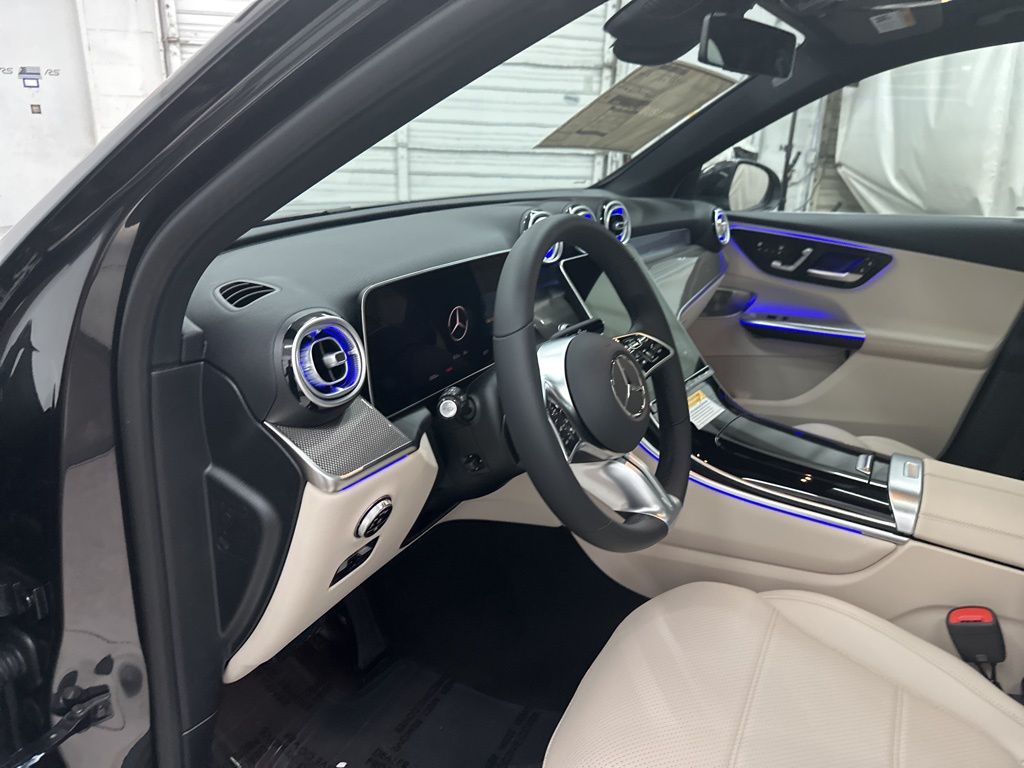 2026 Mercedes Benz GLC 300 photo 9
